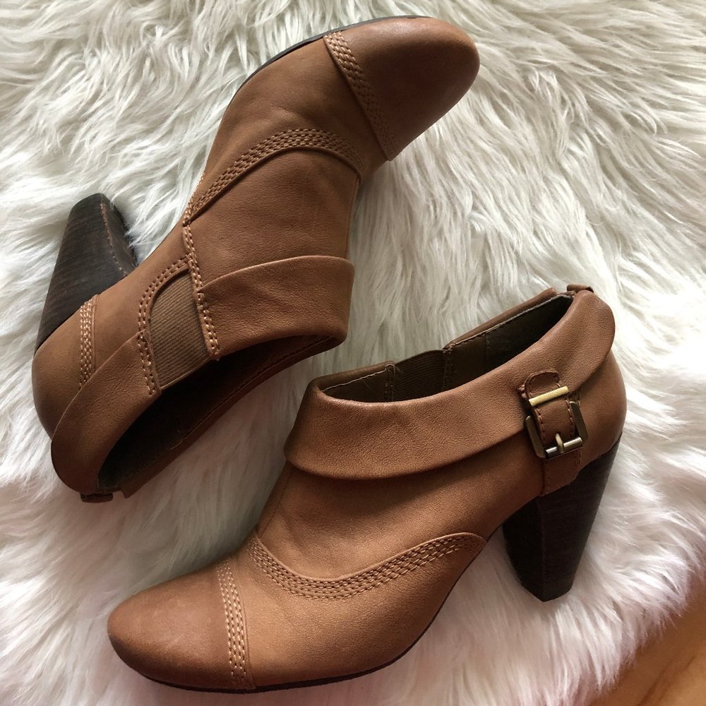 Civico10 Tan Leather Ankle Booties